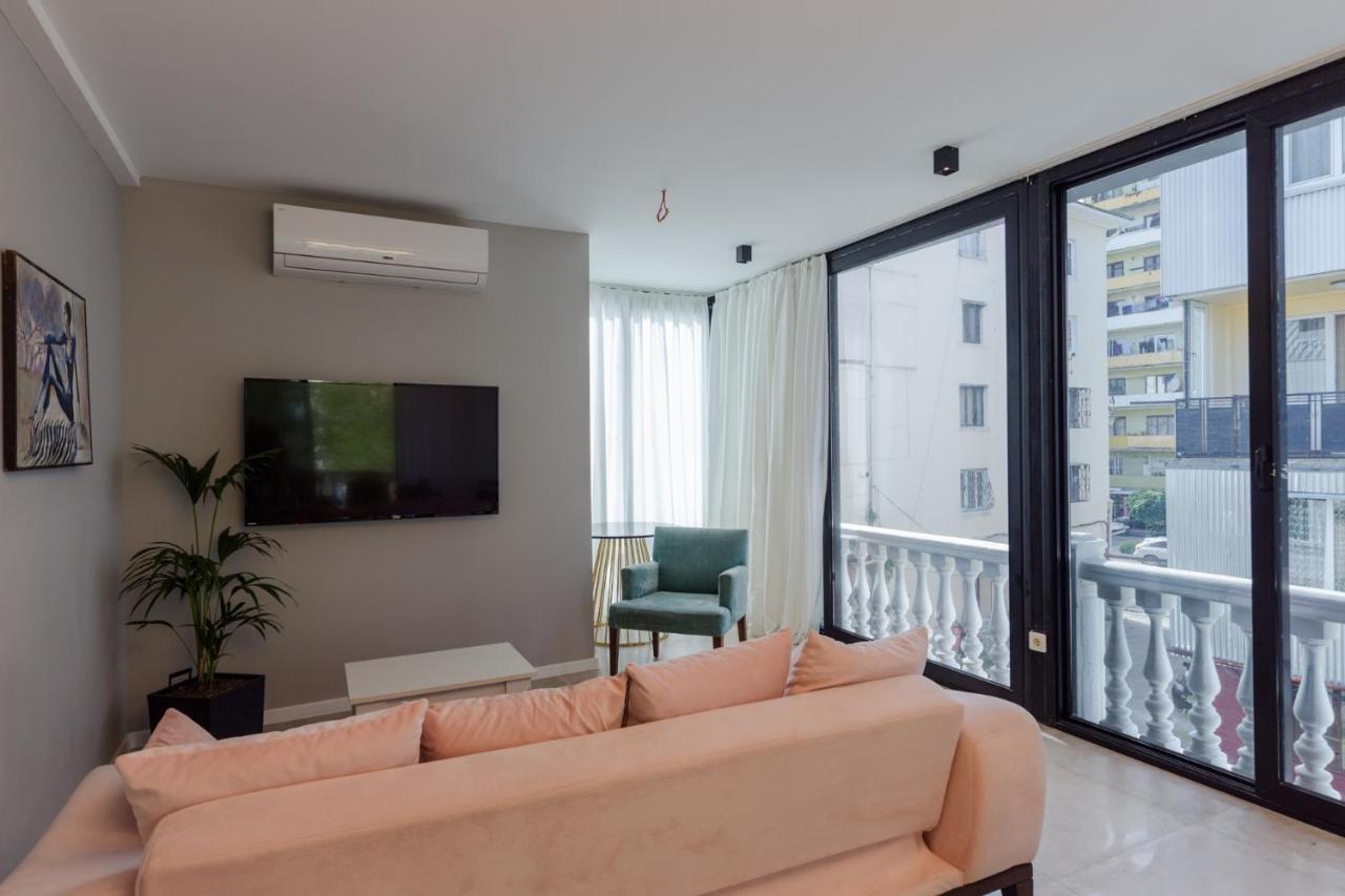 Hotel Lifetime Μπατούμι Εξωτερικό φωτογραφία